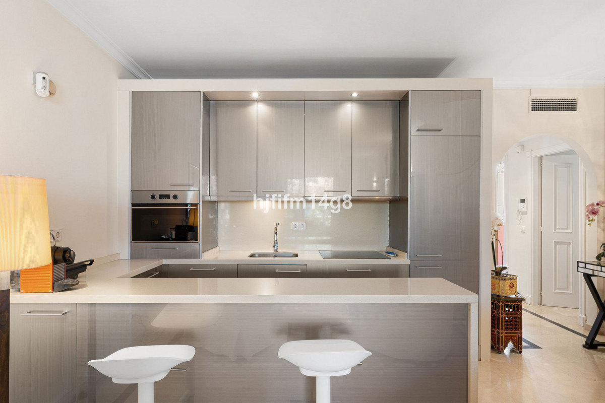 3 Bedroom Apartment for Sale in Nueva Andalucía — 8
