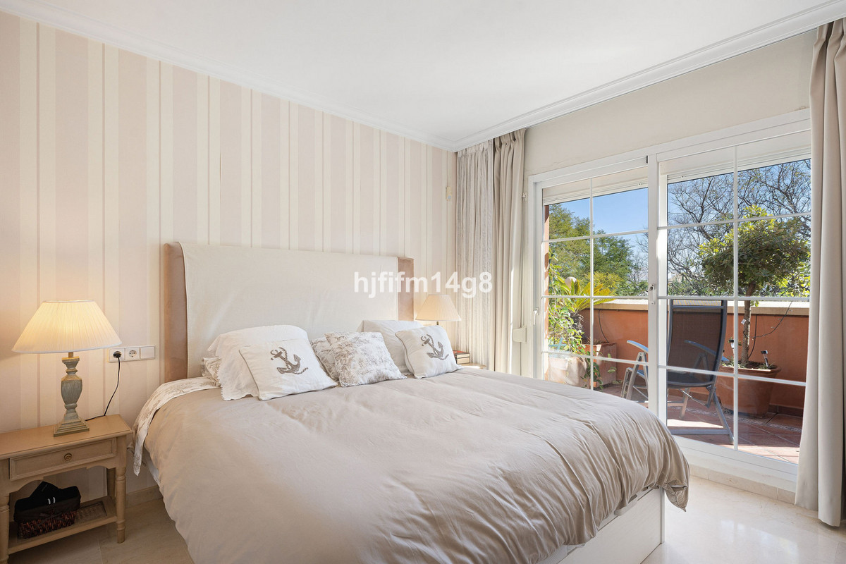 3 Bedroom Apartment for Sale in Nueva Andalucía — 9