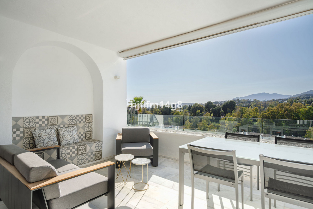 3 Bedroom Apartment for Sale in Benahavís