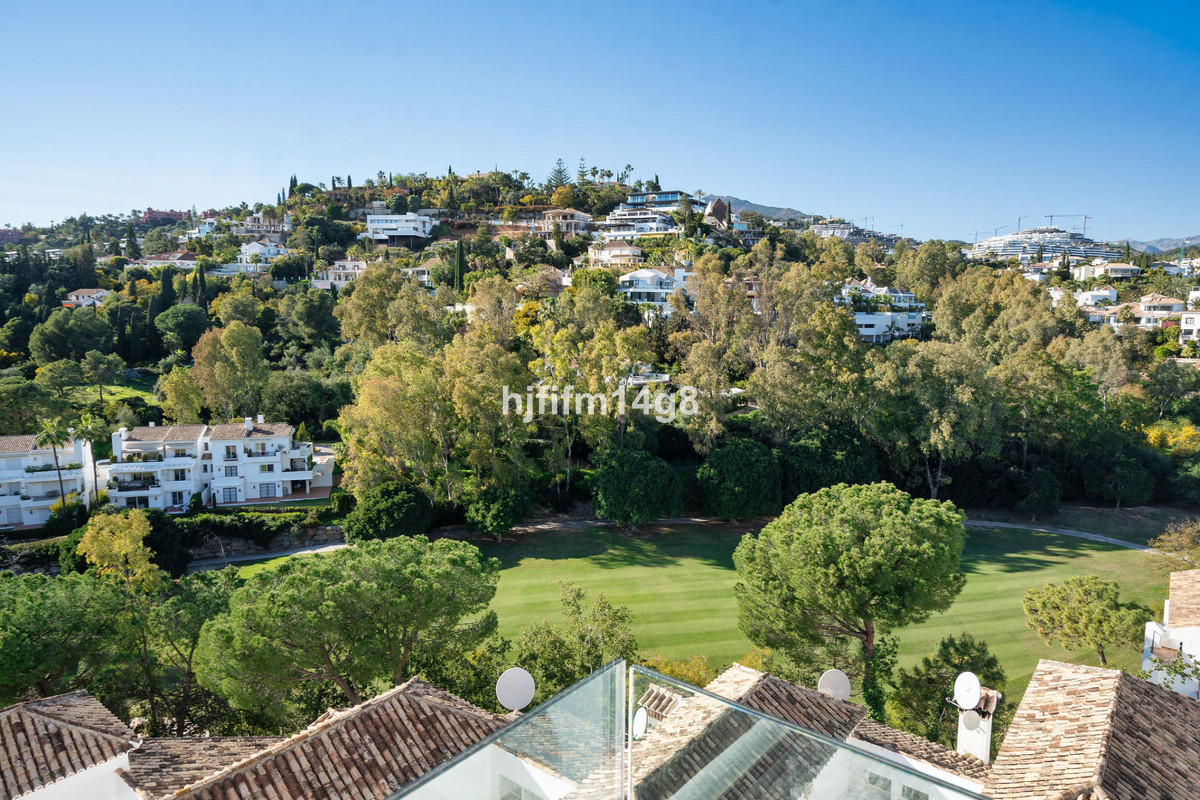 3 Bedroom Apartment for Sale in Benahavís — 3