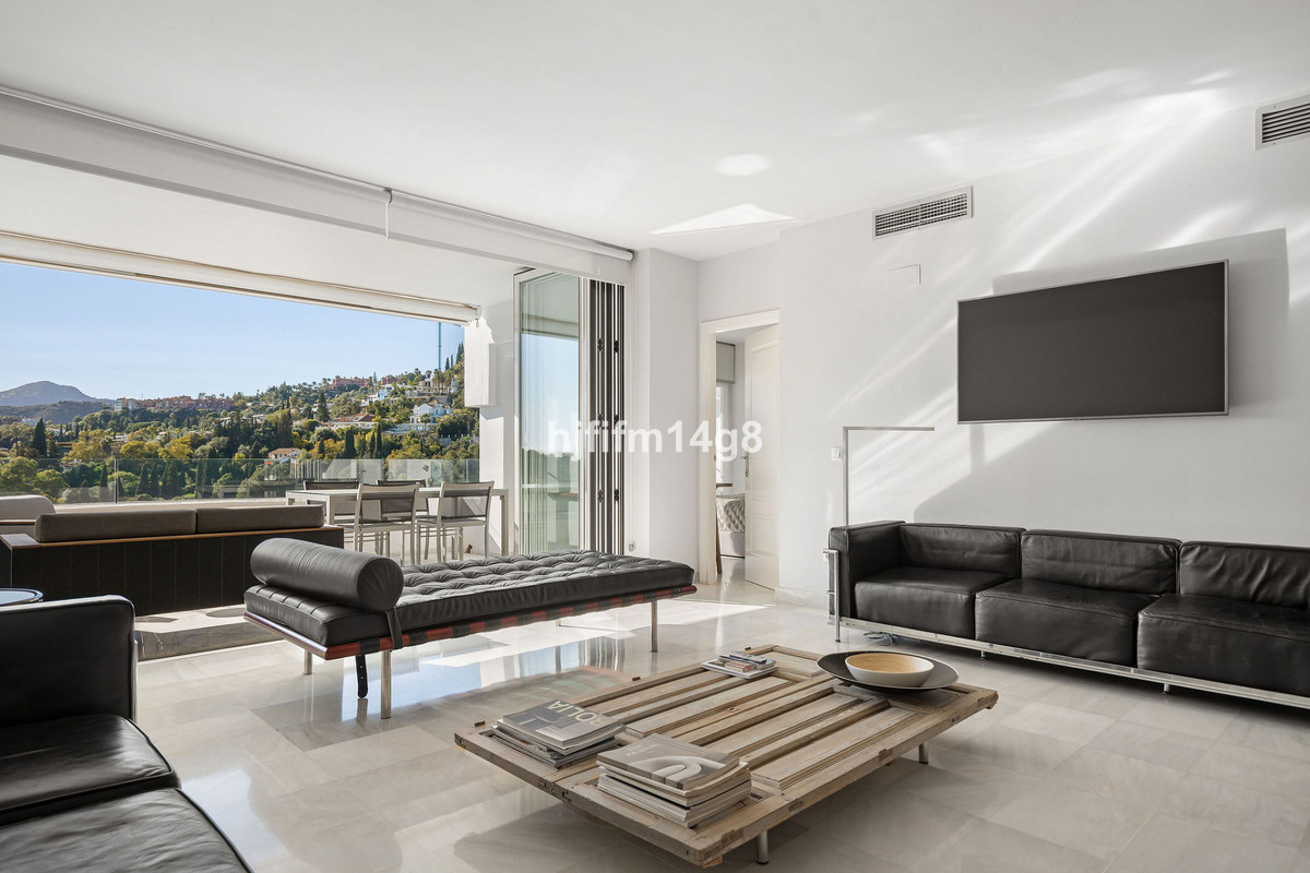 3 Bedroom Apartment for Sale in Benahavís — 5