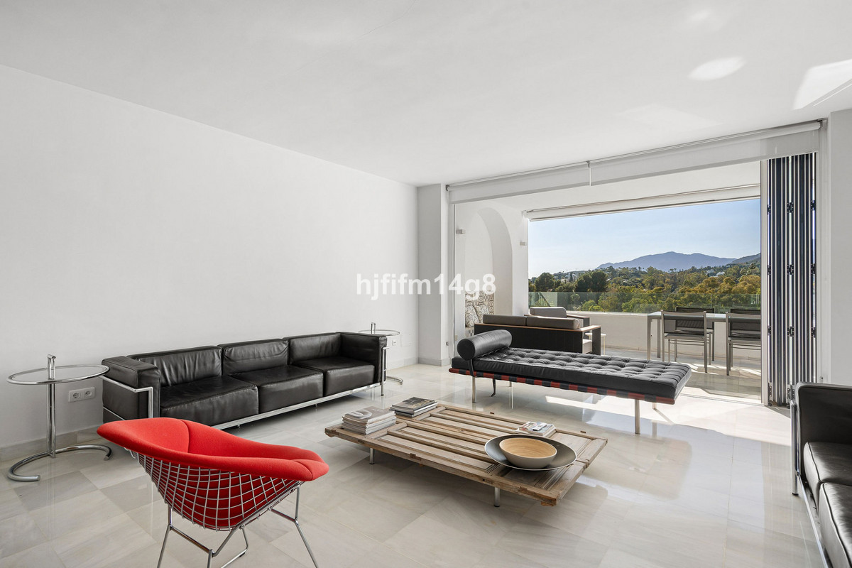 3 Bedroom Apartment for Sale in Benahavís — 6
