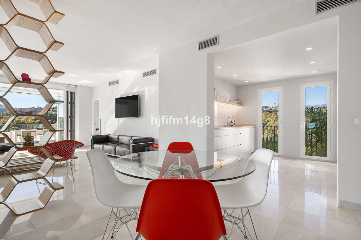 3 Bedroom Apartment for Sale in Benahavís — 9