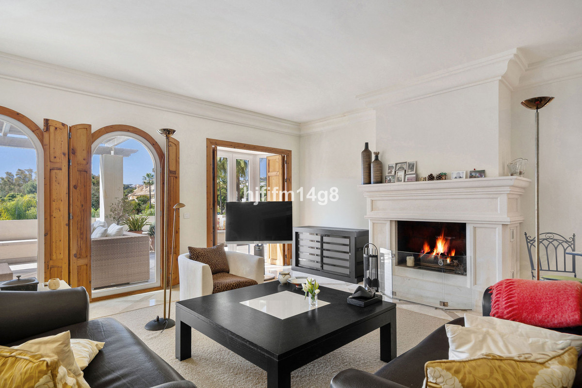 3 Bedroom Apartment for Sale in Nueva Andalucía — 5