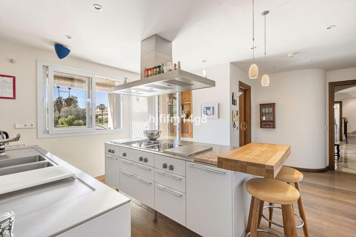 3 Bedroom Apartment for Sale in Nueva Andalucía — 8