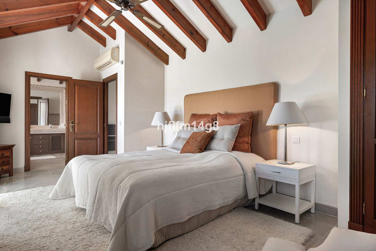 3 Bedroom Apartment for Sale in Nueva Andalucía — view 10
