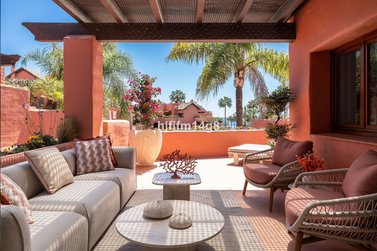 3 Bedroom Apartment for Sale in Estepona — 3