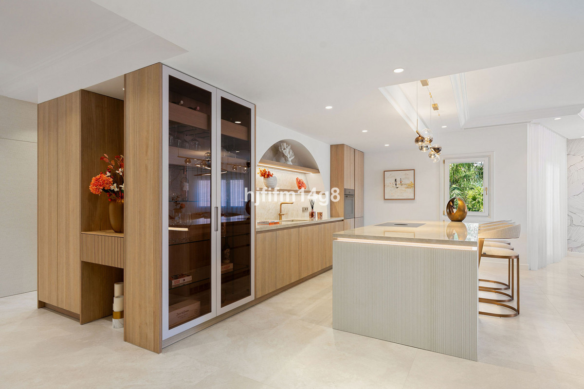 3 Bedroom Apartment for Sale in Estepona — 7