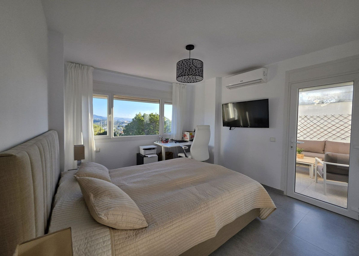 3 Bedroom Apartment for Sale in Nueva Andalucía — 6