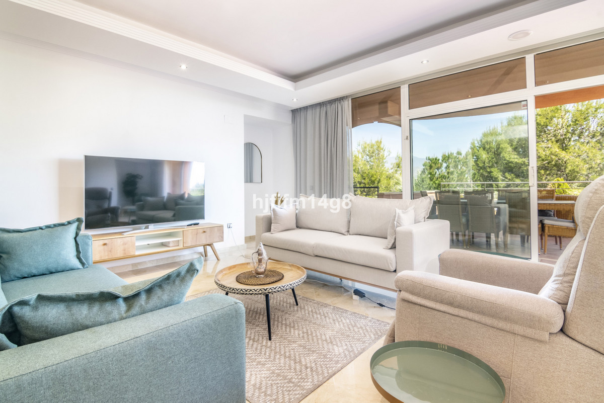 4 Bedroom Apartment for Sale in Nueva Andalucía — 4