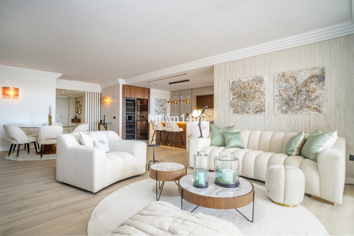 4 Bedroom Apartment for Sale in Nueva Andalucía