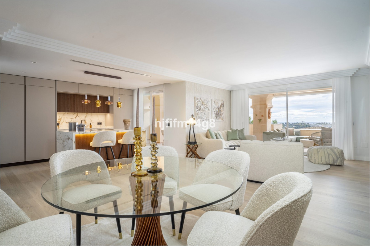 4 Bedroom Apartment for Sale in Nueva Andalucía — 4