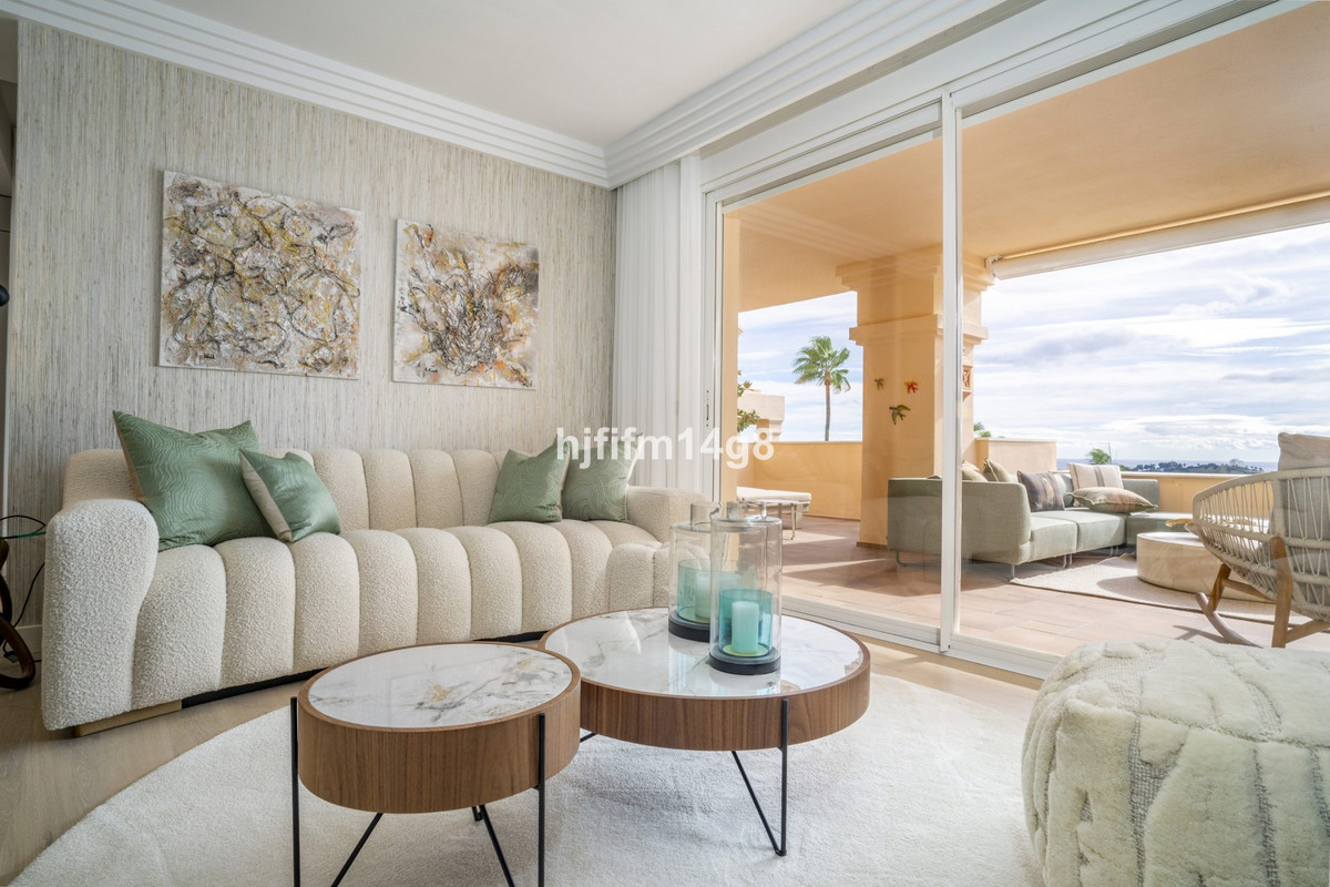 4 Bedroom Apartment for Sale in Nueva Andalucía — 6