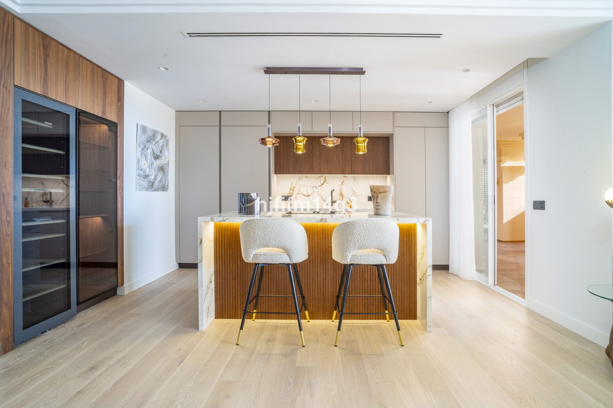 4 Bedroom Apartment for Sale in Nueva Andalucía — 7
