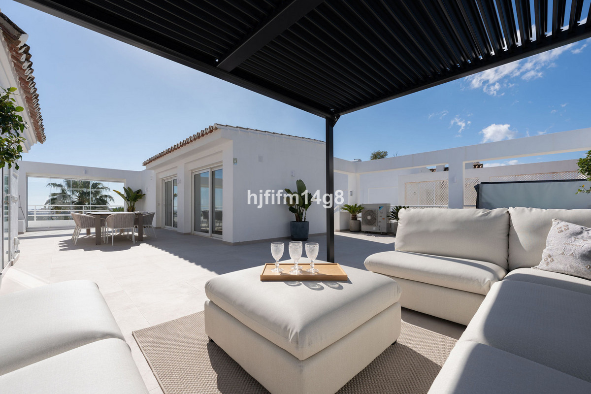 5 Bedroom Apartment for Sale in Nueva Andalucía — 2