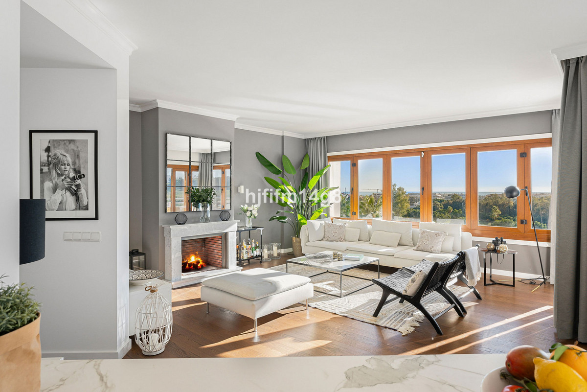 5 Bedroom Apartment for Sale in Nueva Andalucía — 5