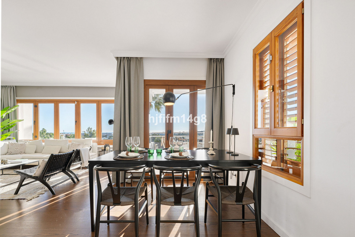 5 Bedroom Apartment for Sale in Nueva Andalucía — view 10