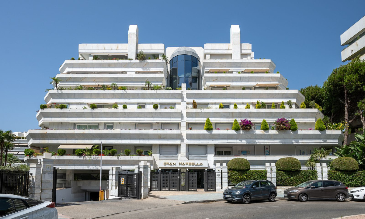 2 Bedroom Apartment for Sale in Marbella