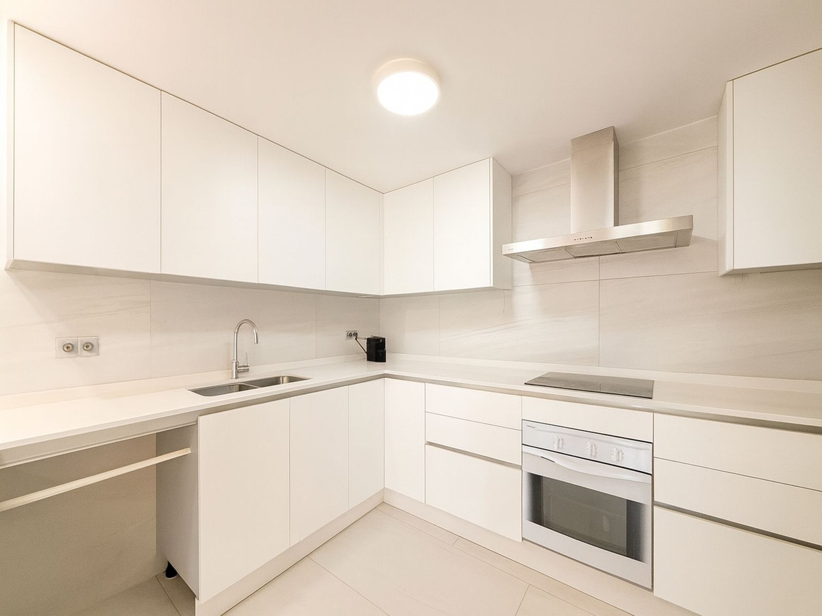 1 Bedroom Apartment for Sale in The Golden Mile — 5
