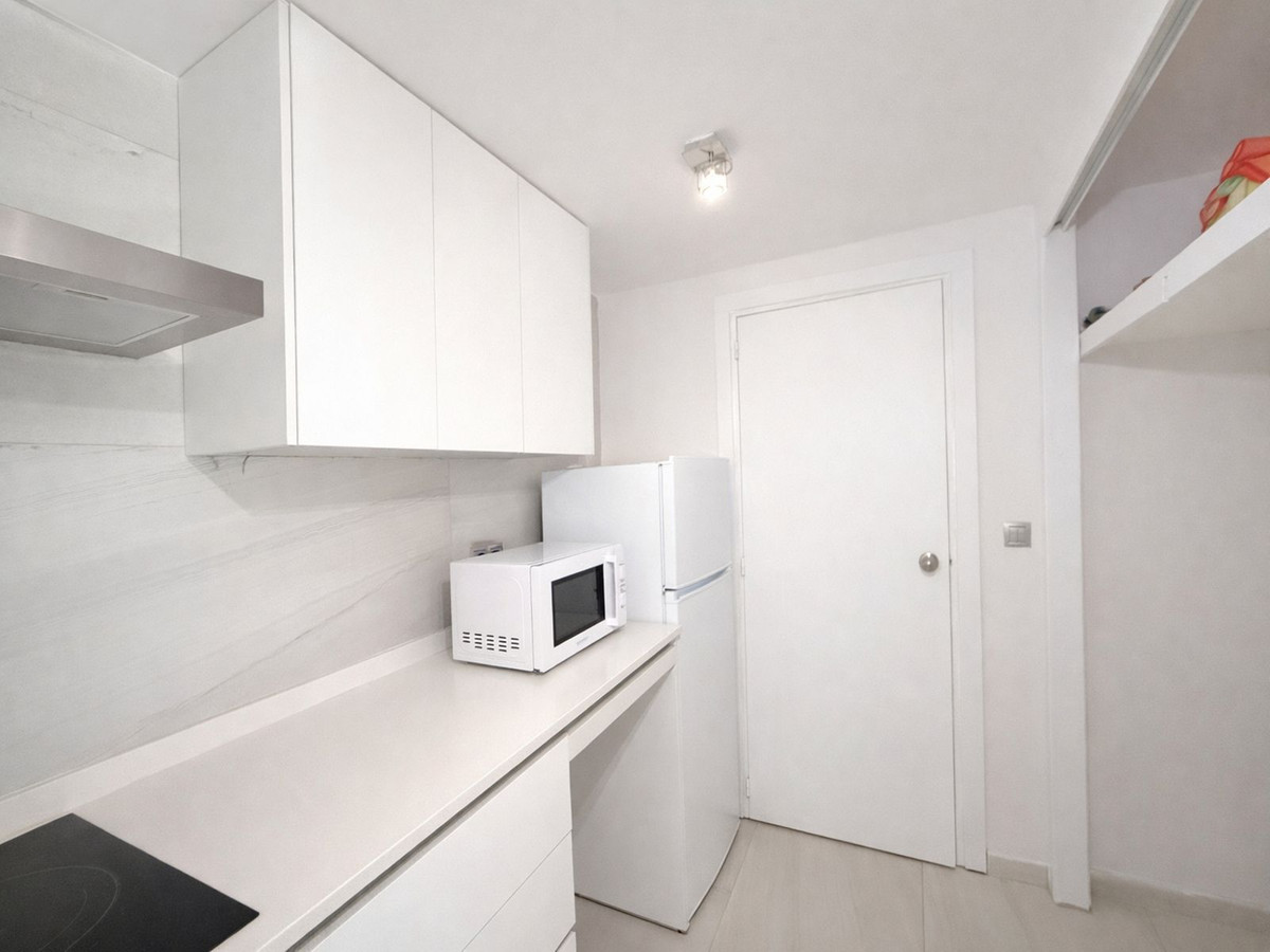 1 Bedroom Apartment for Sale in The Golden Mile — 7