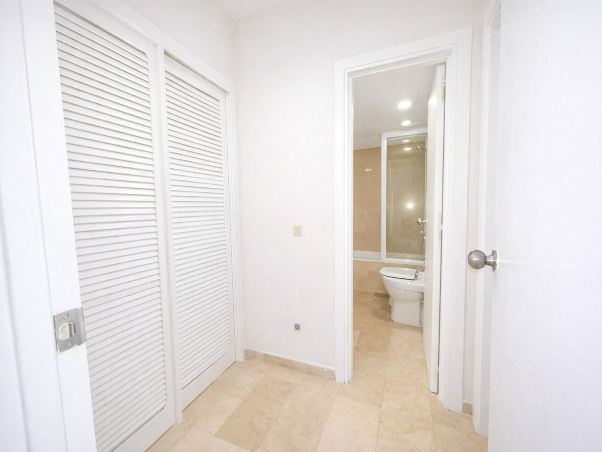 1 Bedroom Apartment for Sale in The Golden Mile — 8