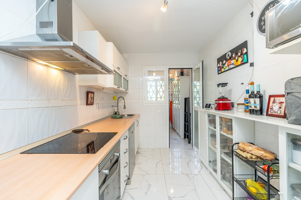 3 Bedroom Apartment for Sale in Marbella — 3