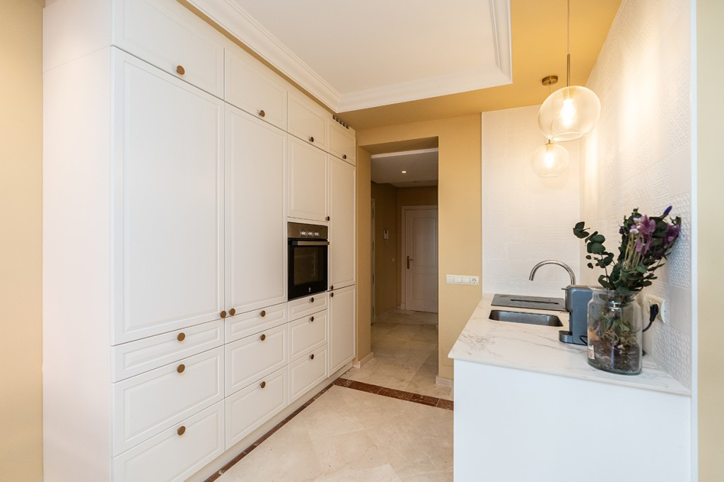 3 Bedroom Apartment for Sale in Marbella — view 10