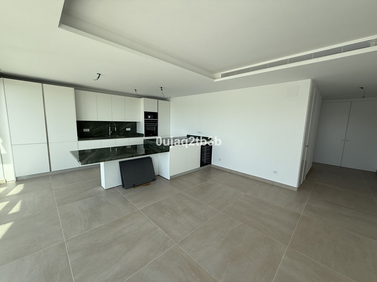 3 Bedroom Apartment for Sale in Estepona — 6