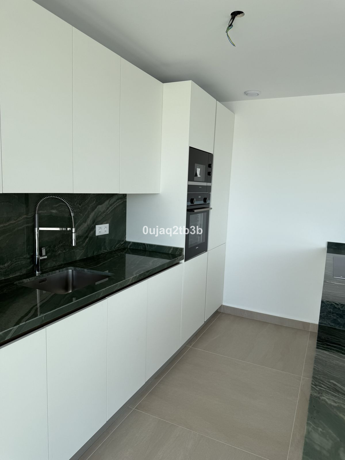 3 Bedroom Apartment for Sale in Estepona — 9