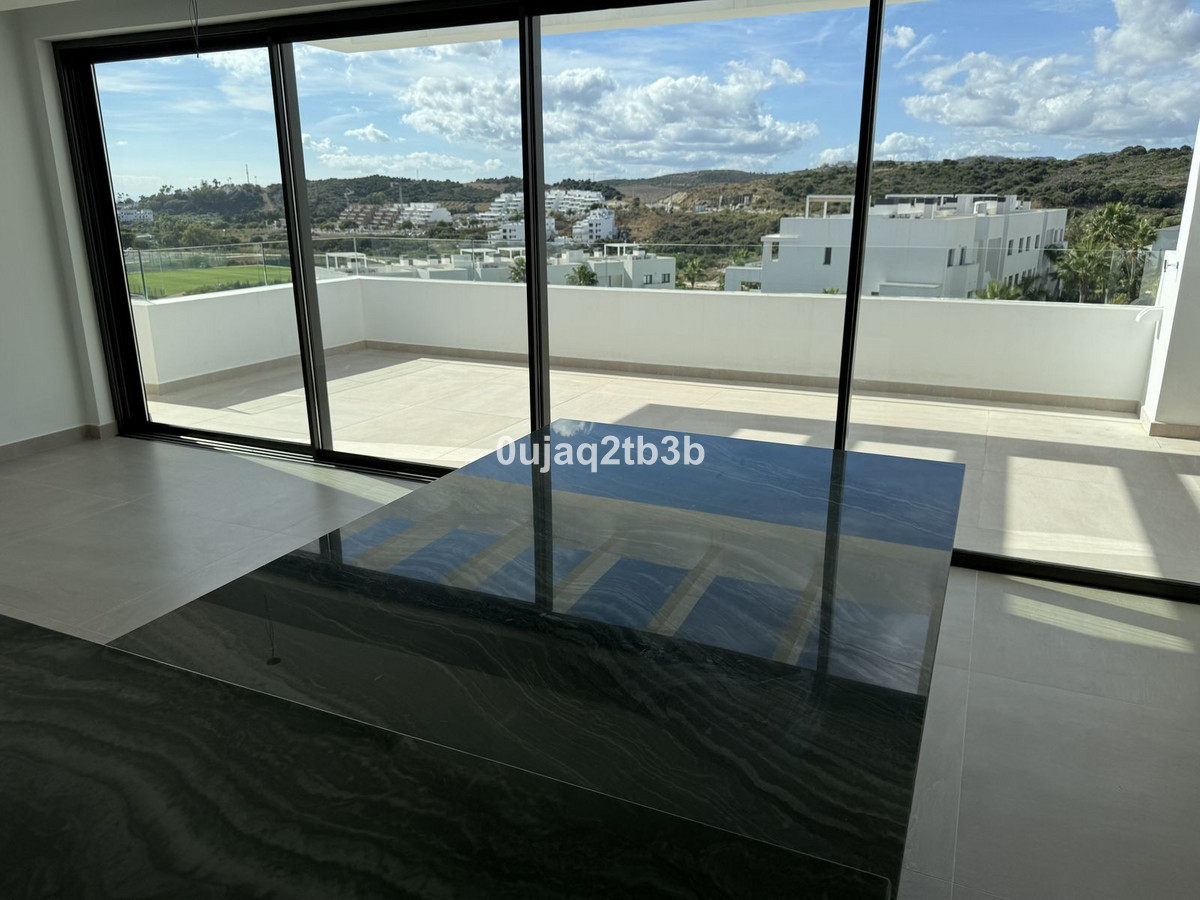3 Bedroom Apartment for Sale in Estepona — view 10