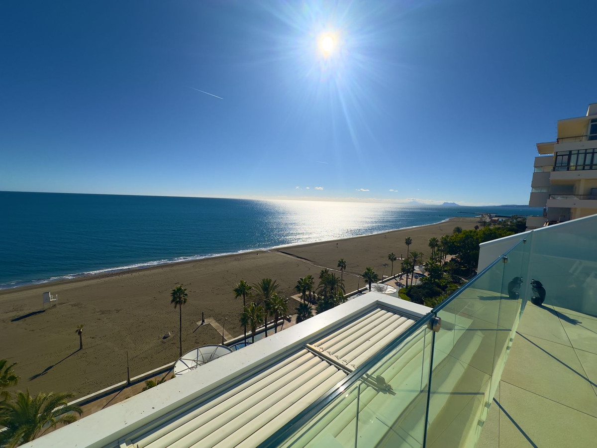 3 Bedroom Apartment for Sale in Estepona