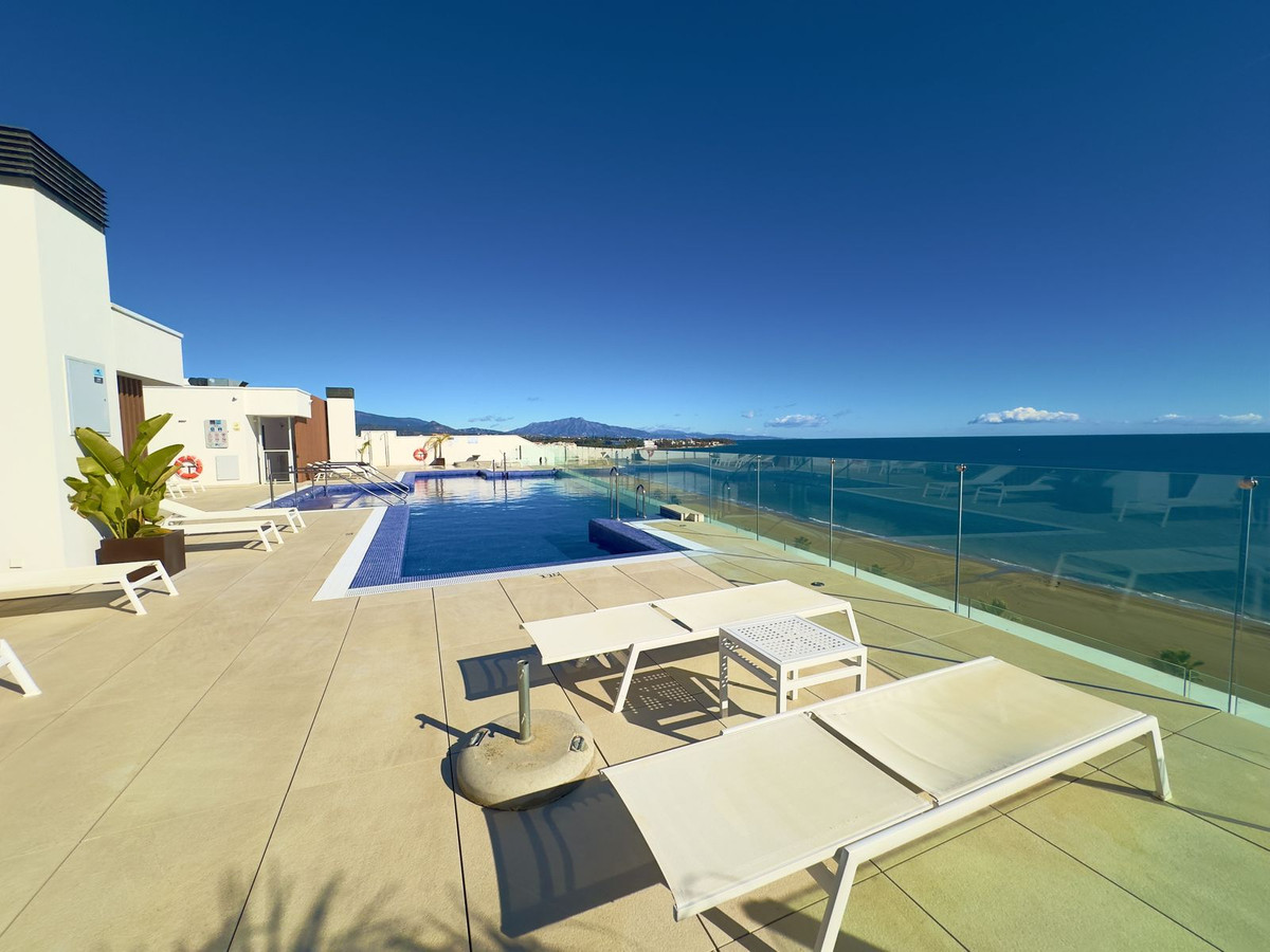 3 Bedroom Apartment for Sale in Estepona — 2