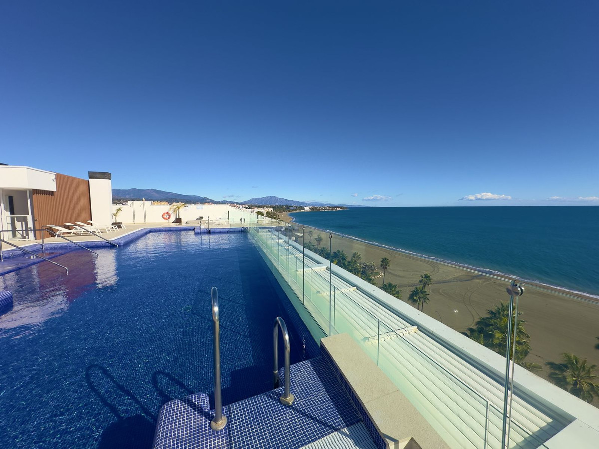 3 Bedroom Apartment for Sale in Estepona — 3