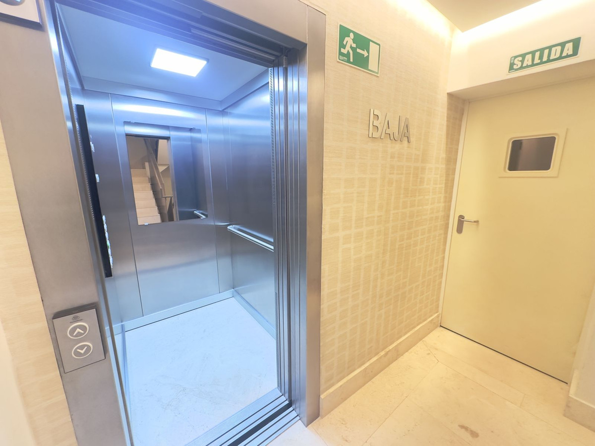 3 Bedroom Apartment for Sale in Estepona — 8