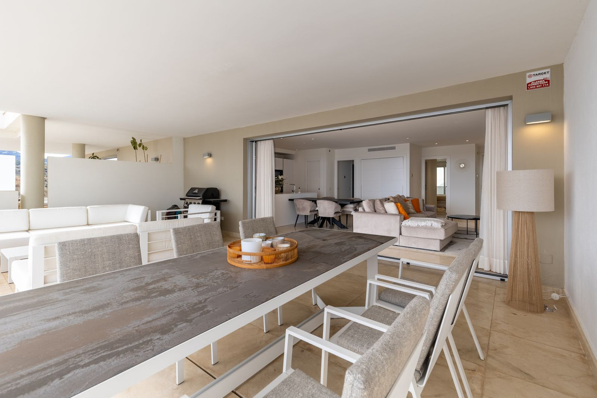 2 Bedroom Apartment for Sale in Nueva Andalucía — 2