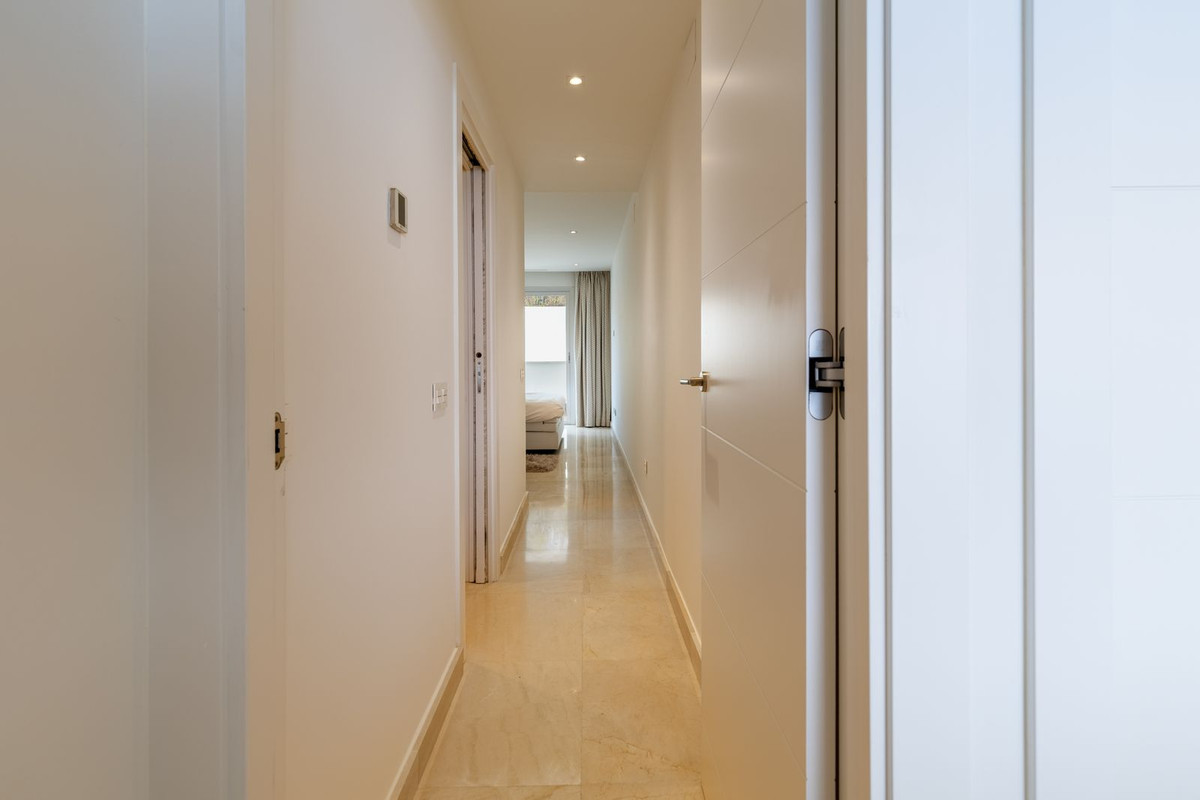 2 Bedroom Apartment for Sale in Nueva Andalucía — 3