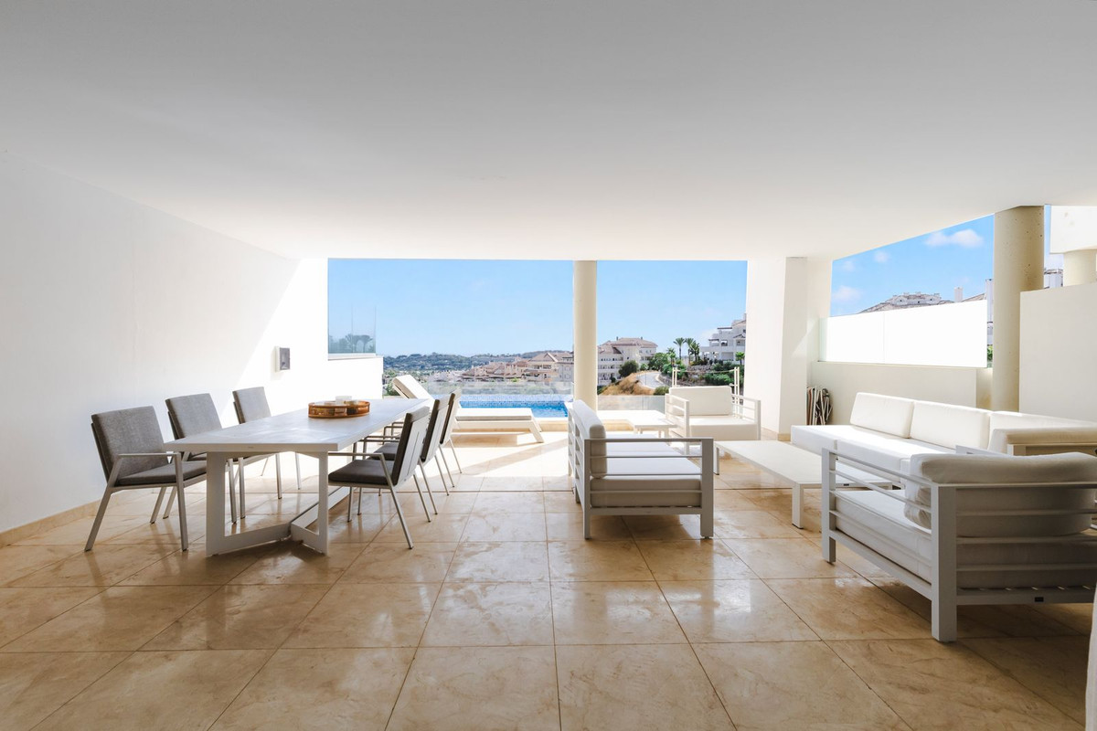 2 Bedroom Apartment for Sale in Nueva Andalucía — 4