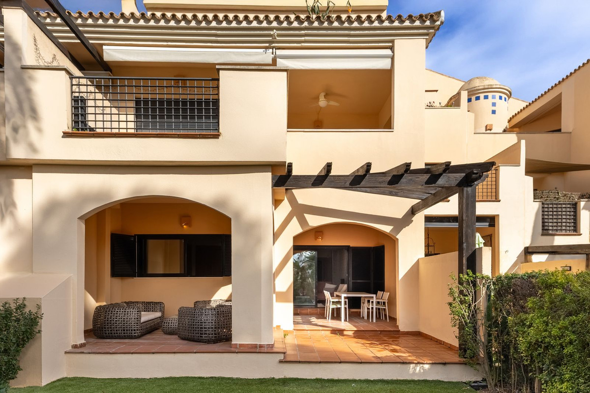 2 Bedroom Apartment for Sale in Puerto Banús