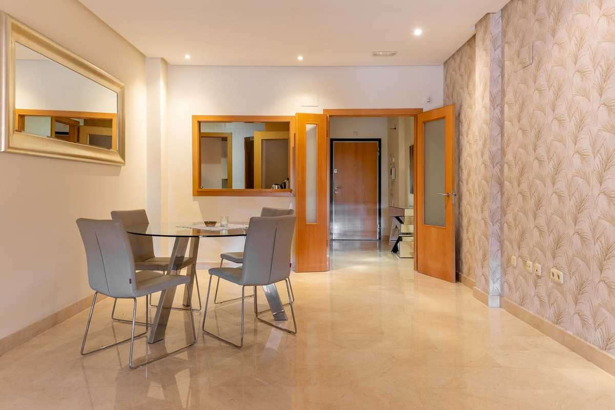 2 Bedroom Apartment for Sale in Puerto Banús — 6