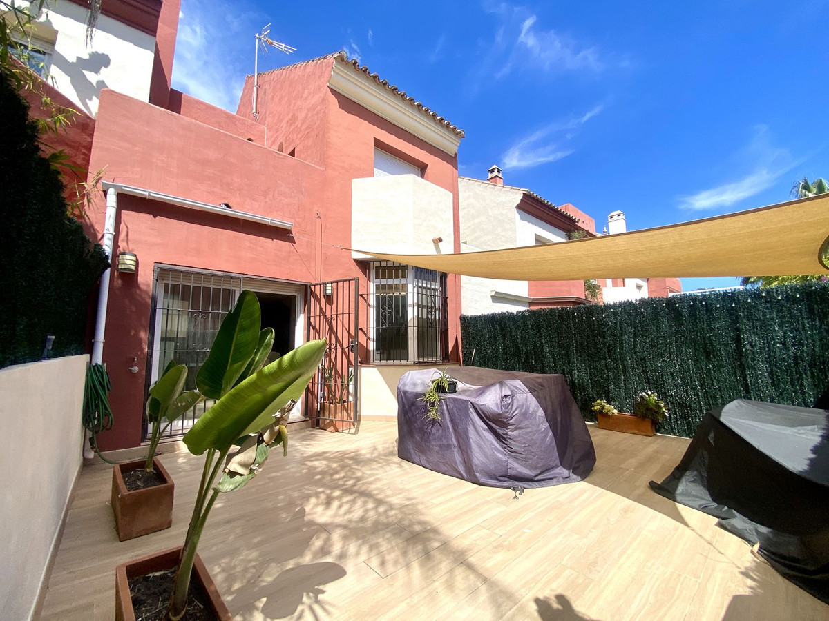 3 Bedroom Villa for Sale in Estepona