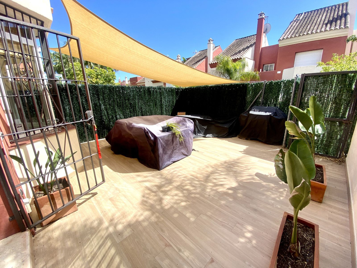 3 Bedroom Villa for Sale in Estepona — 2