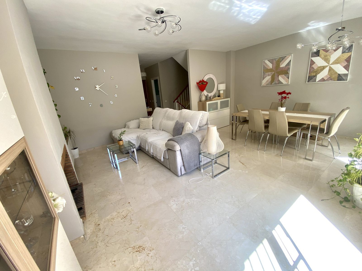 3 Bedroom Villa for Sale in Estepona — 6