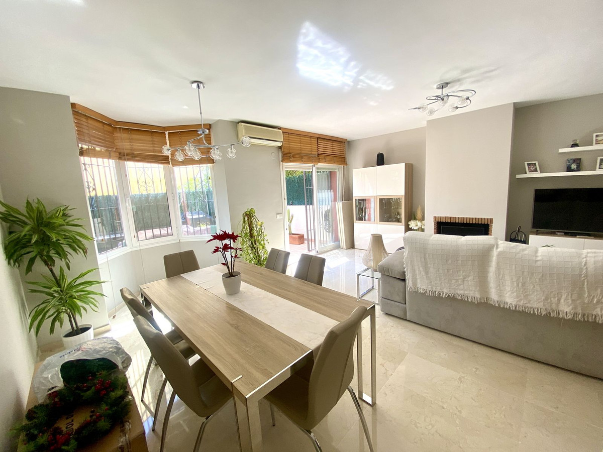 3 Bedroom Villa for Sale in Estepona — 7