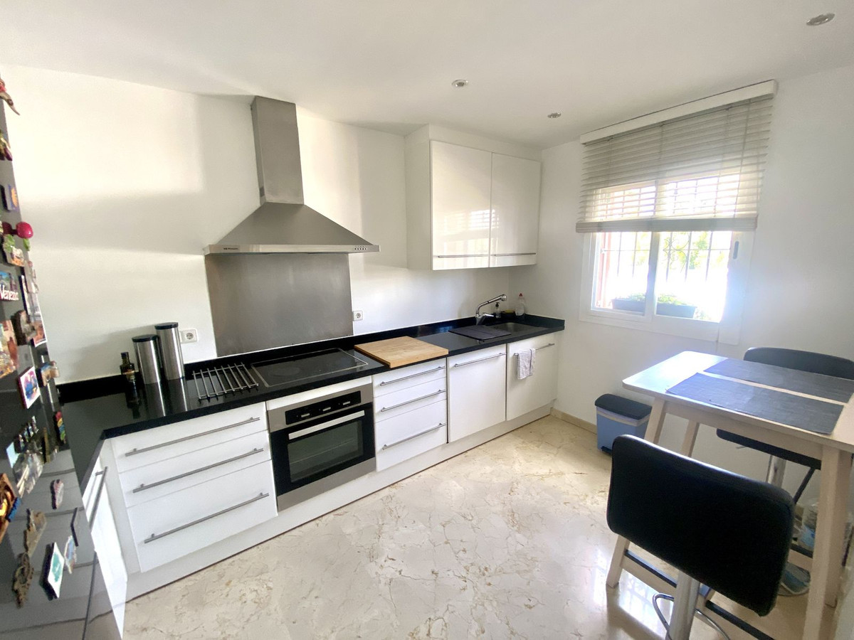 3 Bedroom Villa for Sale in Estepona — 8