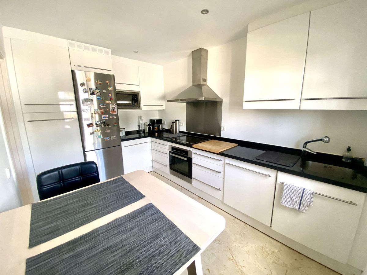 3 Bedroom Villa for Sale in Estepona — 9