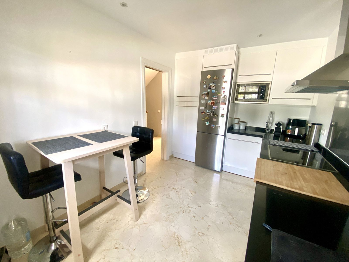 3 Bedroom Villa for Sale in Estepona — view 10