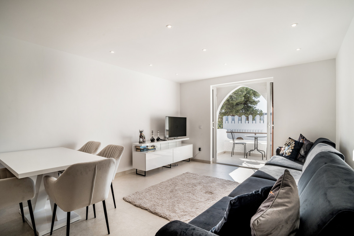 3 Bedroom Apartment for Sale in Nueva Andalucía — 8
