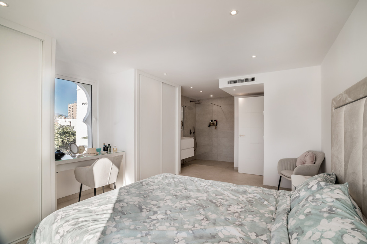 3 Bedroom Apartment for Sale in Nueva Andalucía — view 10