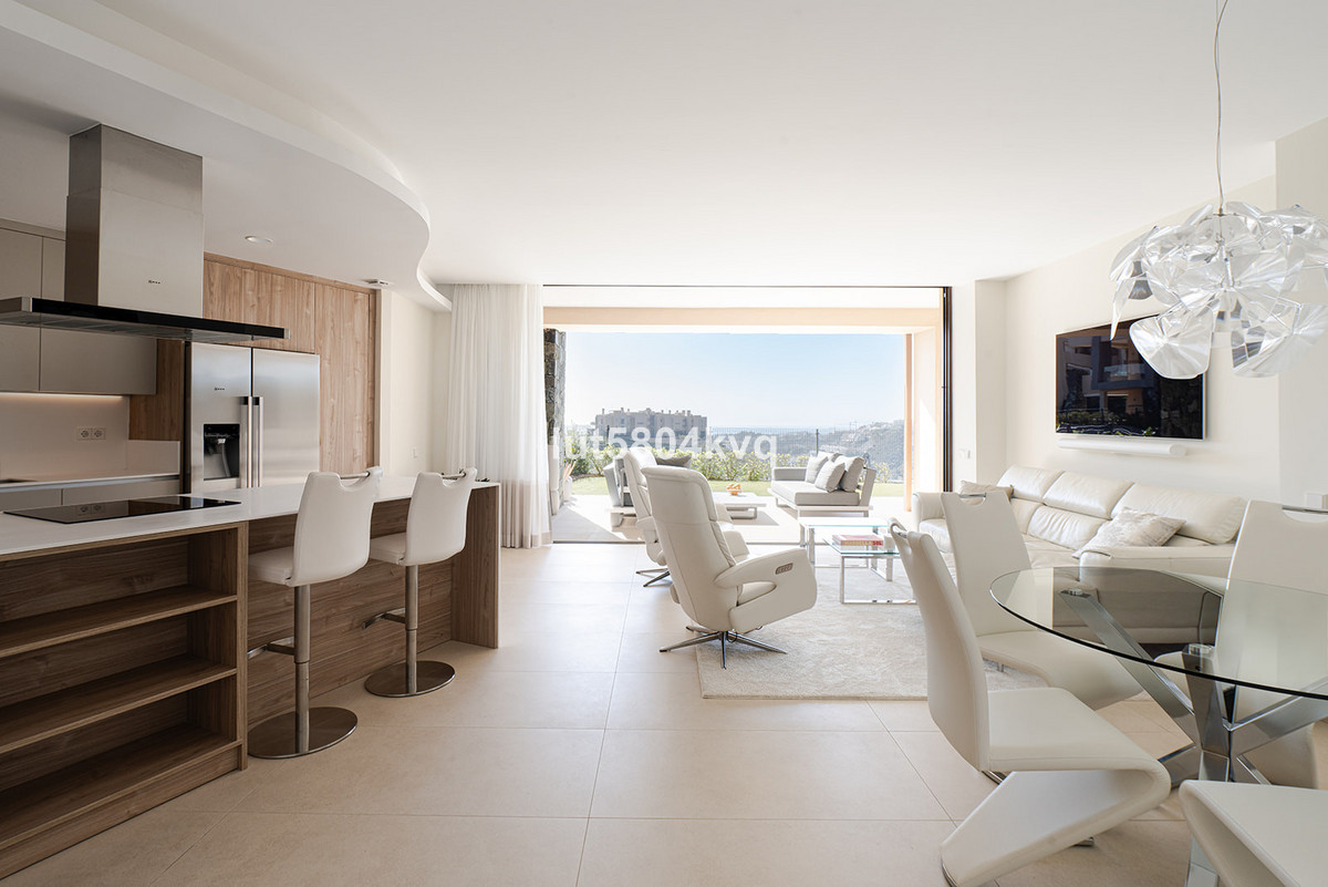 3 Bedroom Apartment for Sale in Benahavís