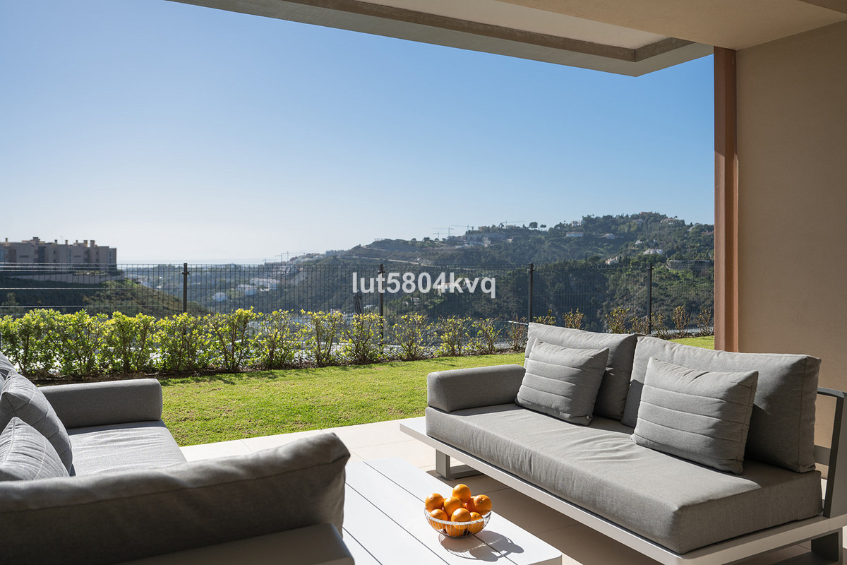 3 Bedroom Apartment for Sale in Benahavís — 2